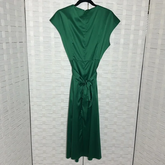 Angashion Kelly Green Satin Dress Sleeveless Cross Front Midi Dress Size Large - Picture 8 of 14